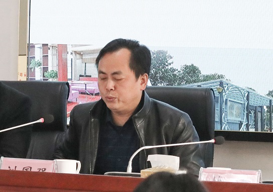 图三 刘国强作社区教育工作指导.jpg 图三 刘国强作社区教育工作指导.jpg