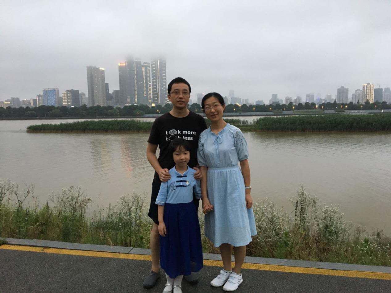 6.文艾 家庭合照1.jpg