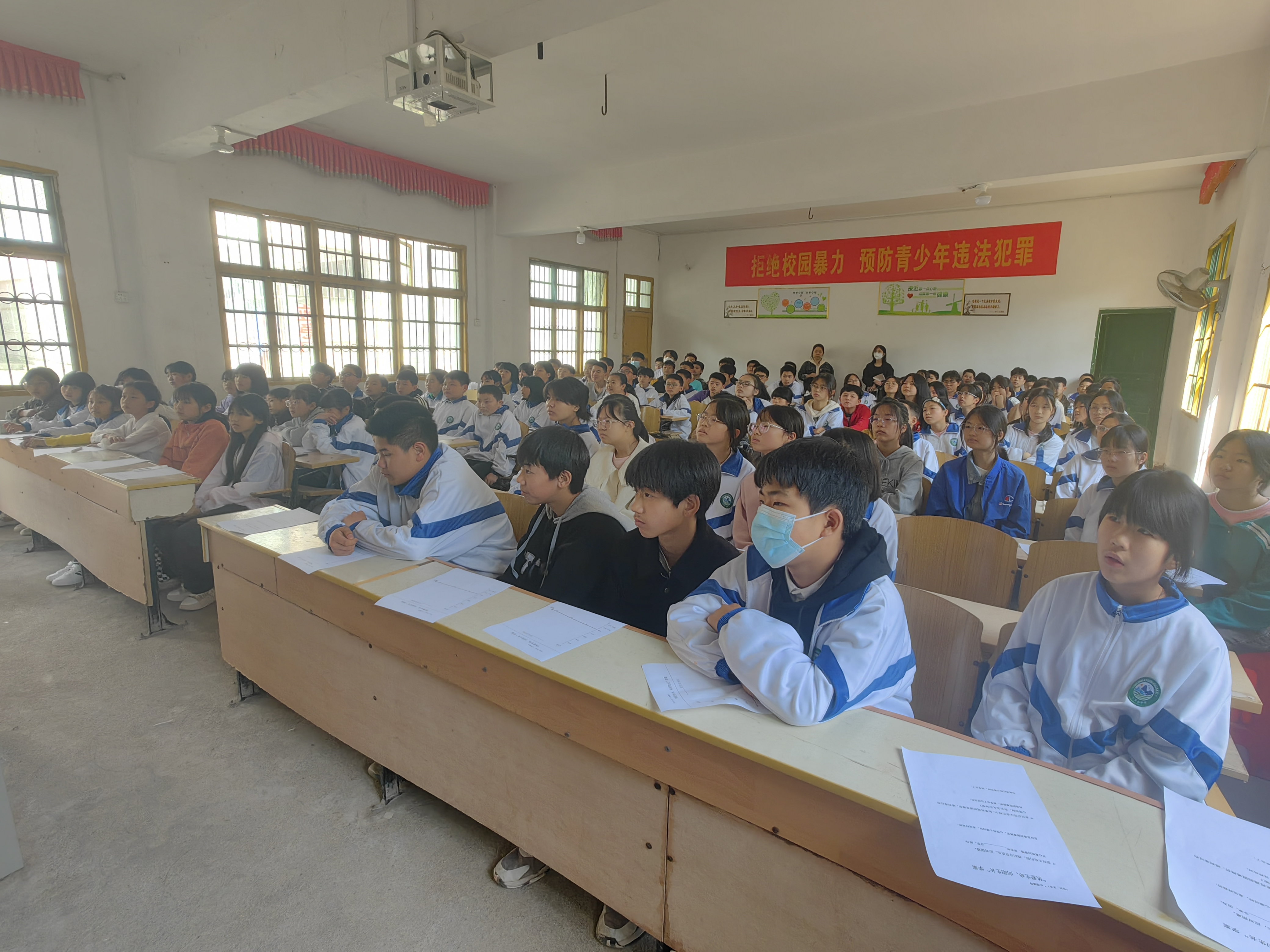 张凯  9.28.jpg 张凯  9.28.jpg